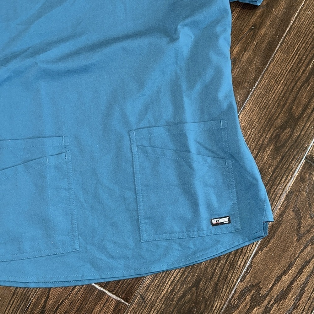 Grey's Anatomy scrub top size small with spandex stretch and pockets - Picture 3 of 5